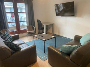 Central Edinburgh 2-Bed Retreat